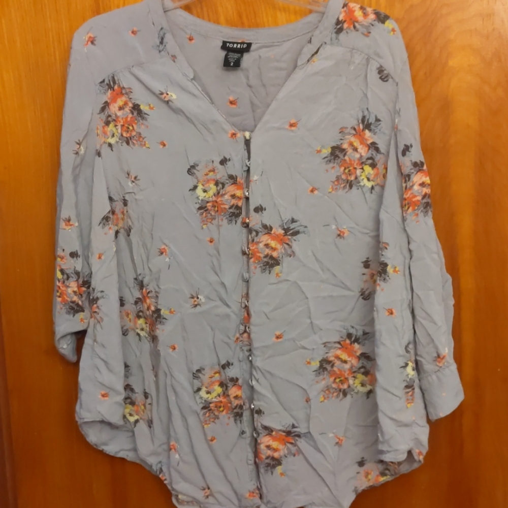 Torrid Button Down top size 2